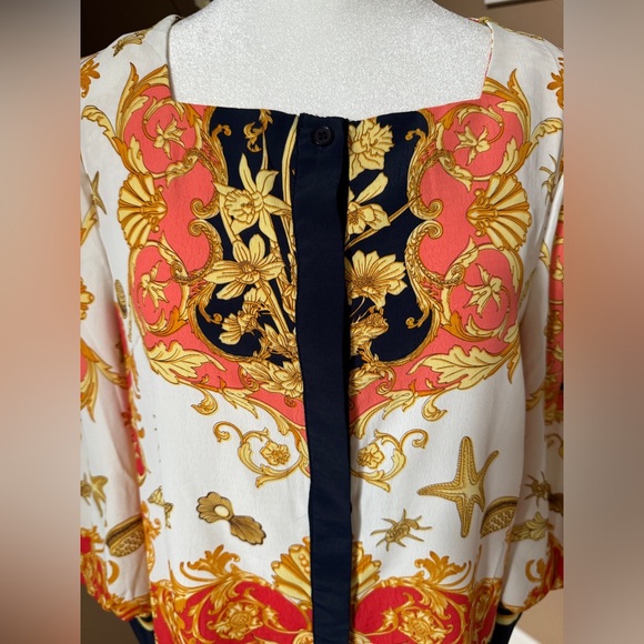 Baroque Filigree Button Down Blouse - Picture 5 of 9